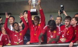 逆转取胜！奥比-马丁替补双响 曼联3-1中国香港队
