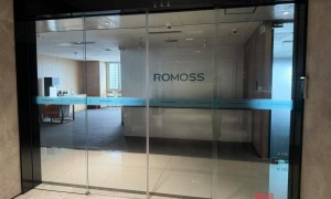 从禁用到停工，员工讲述亲历罗马仕充电宝“雷暴”：这一月像过山车，心情很复杂